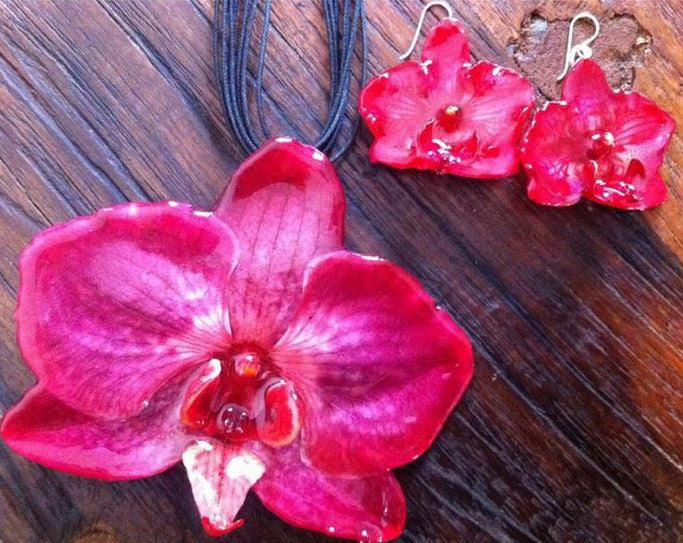 Doritis "Phalaenopsis" Orchid Jewelry Earring (Red / Navy)